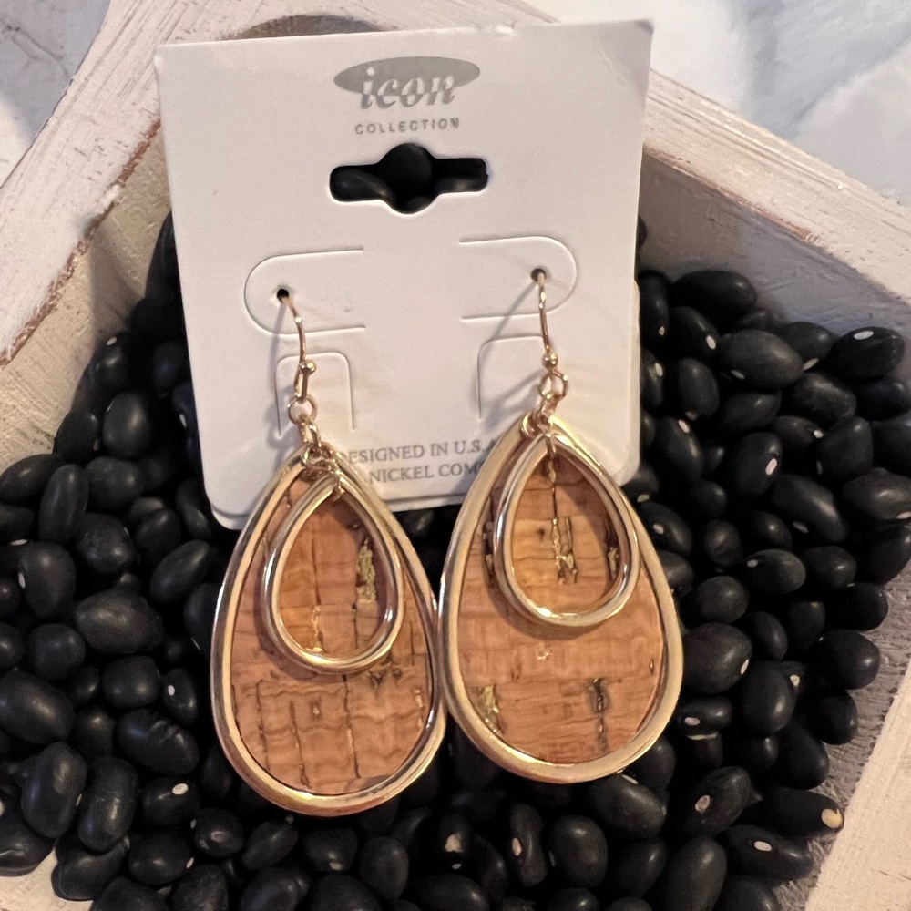 Goldtone & Cork Layered Teardrop Earring